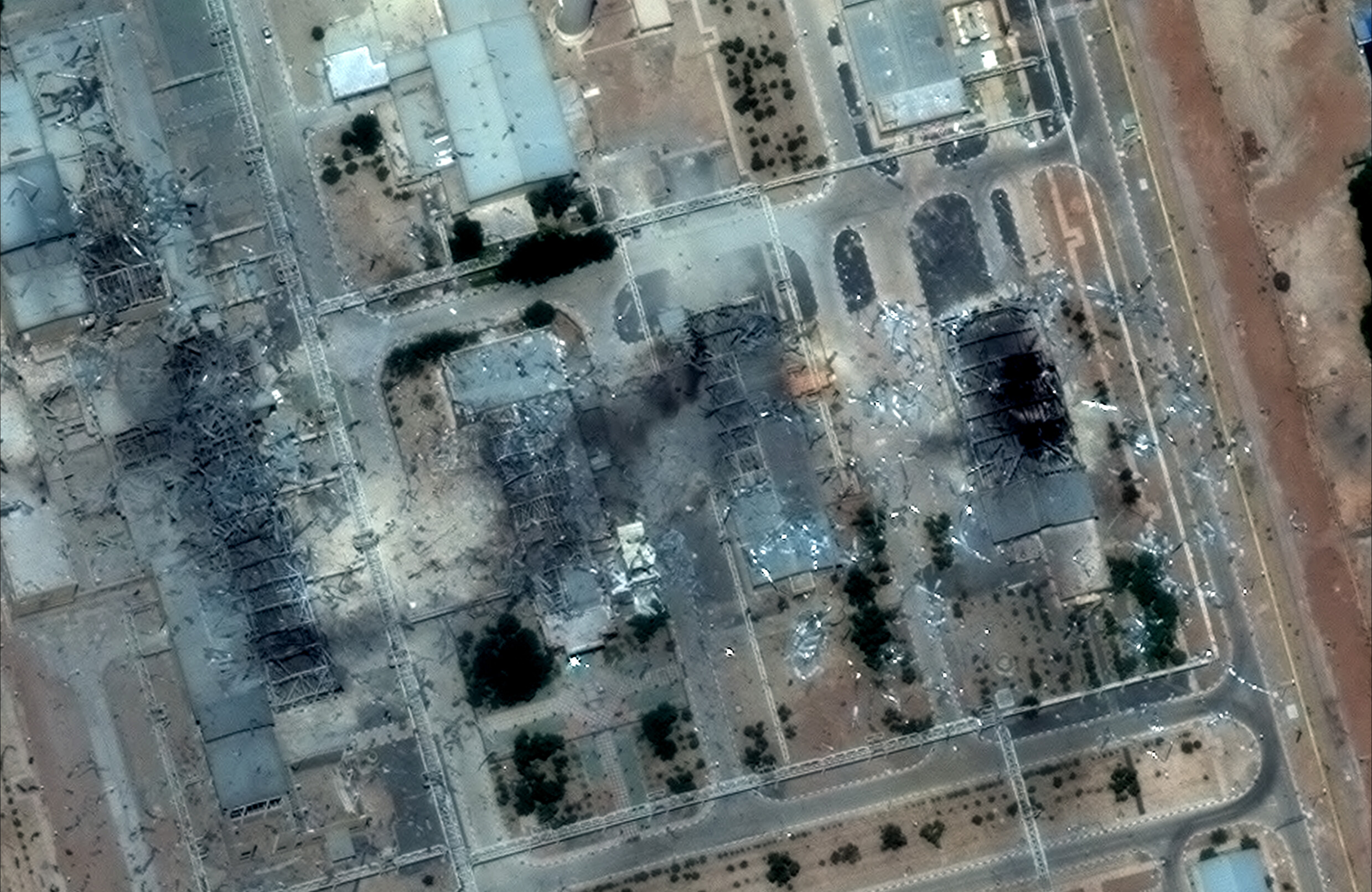 EUA “devastam” programa nuclear do Irão, Israel agradece e Teerão promete resposta – Jornal de Notícias